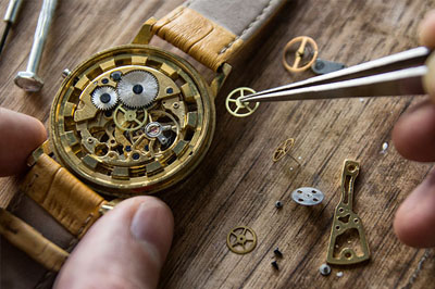 Oreficerie, argentieri, restauratori di orologi